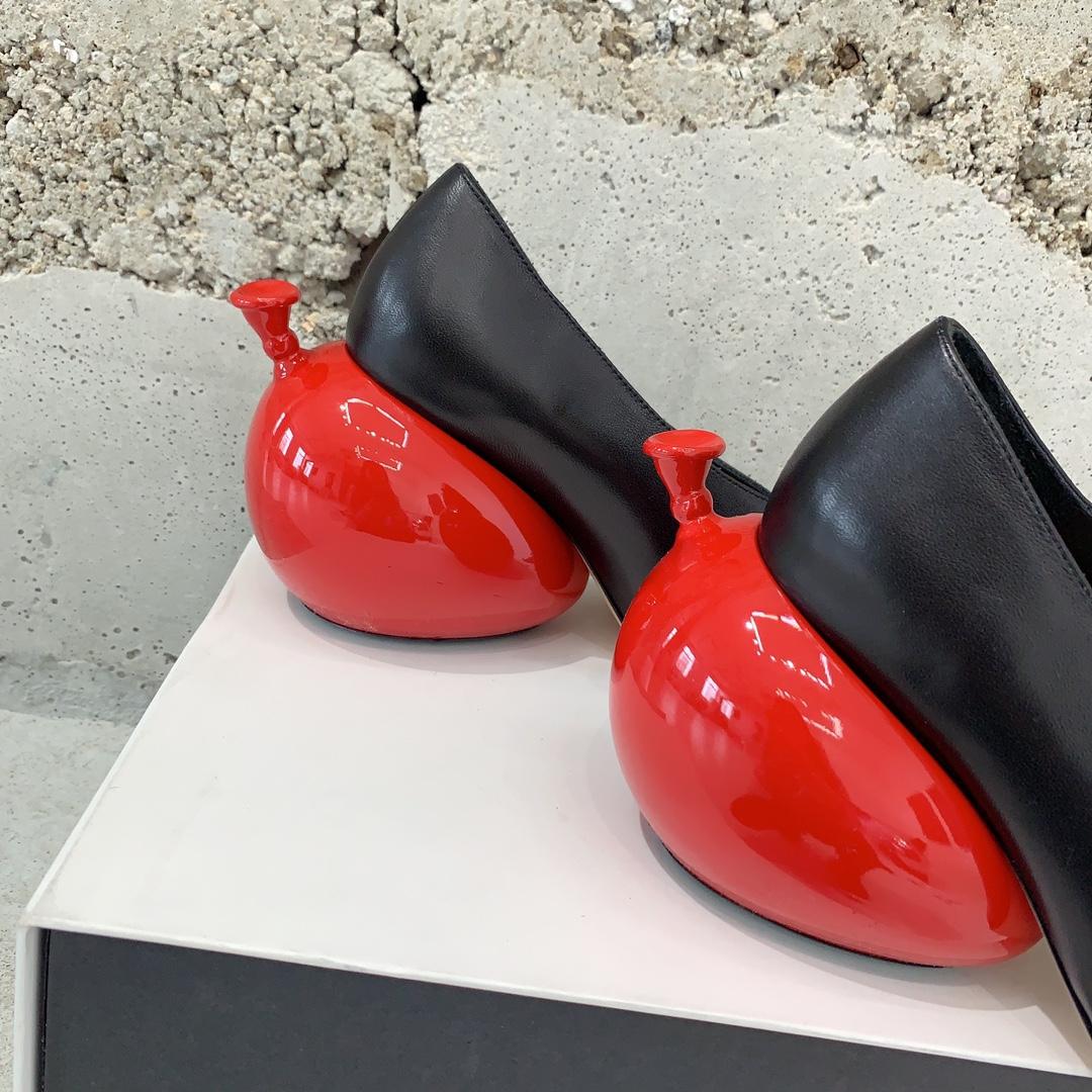 Loewe Balloon Pump In Calfskin - DesignerGu