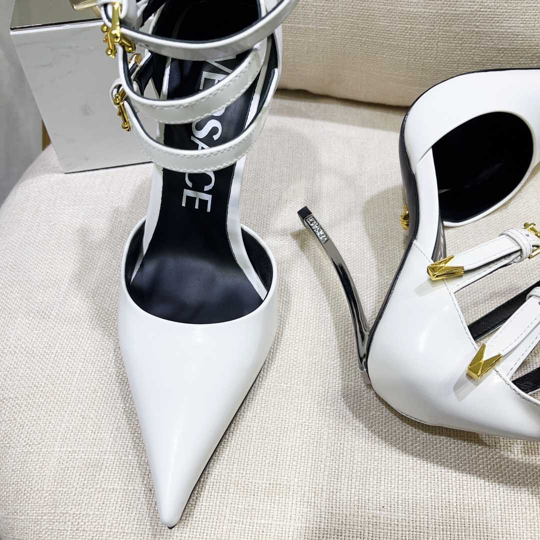 Versace Pin-Point Pumps - DesignerGu