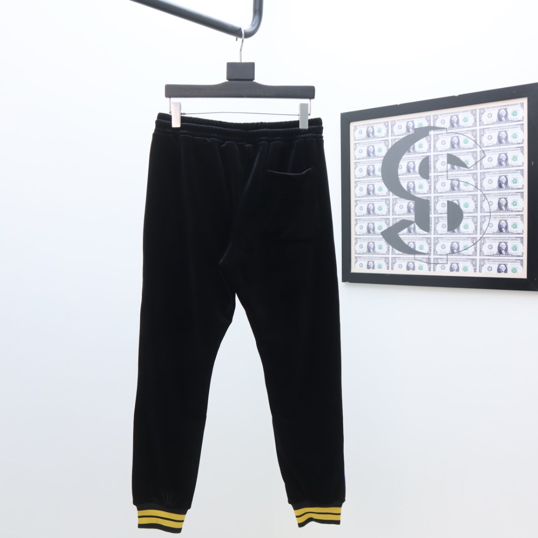 Gucci Zip Jacket & Jogging Pants - DesignerGu