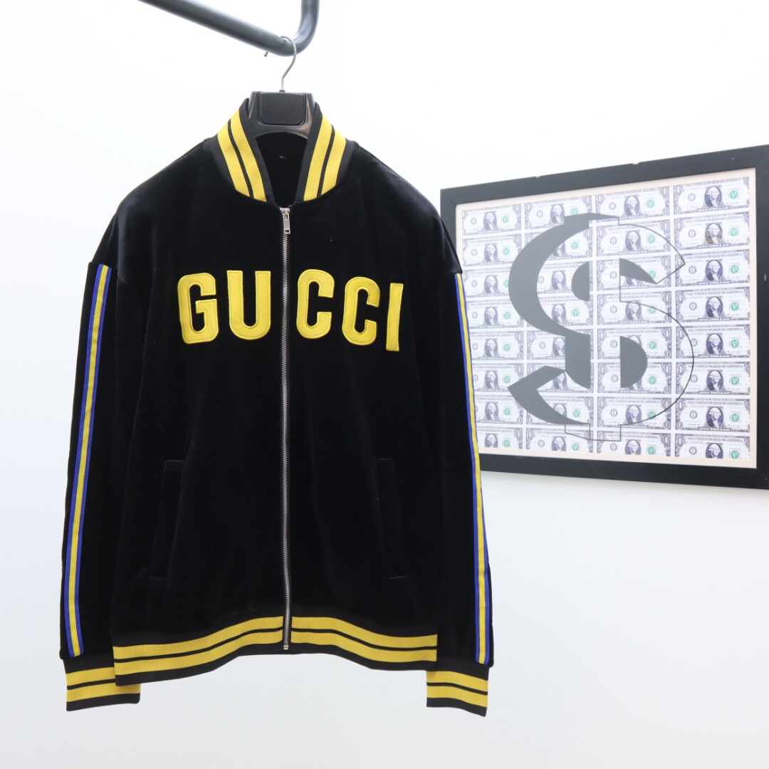 Gucci Zip Jacket & Jogging Pants - DesignerGu