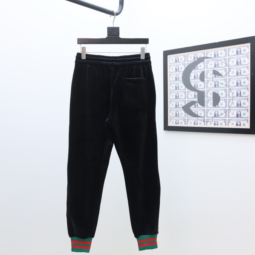 Gucci Zip Jacket & Jogging Pants - DesignerGu