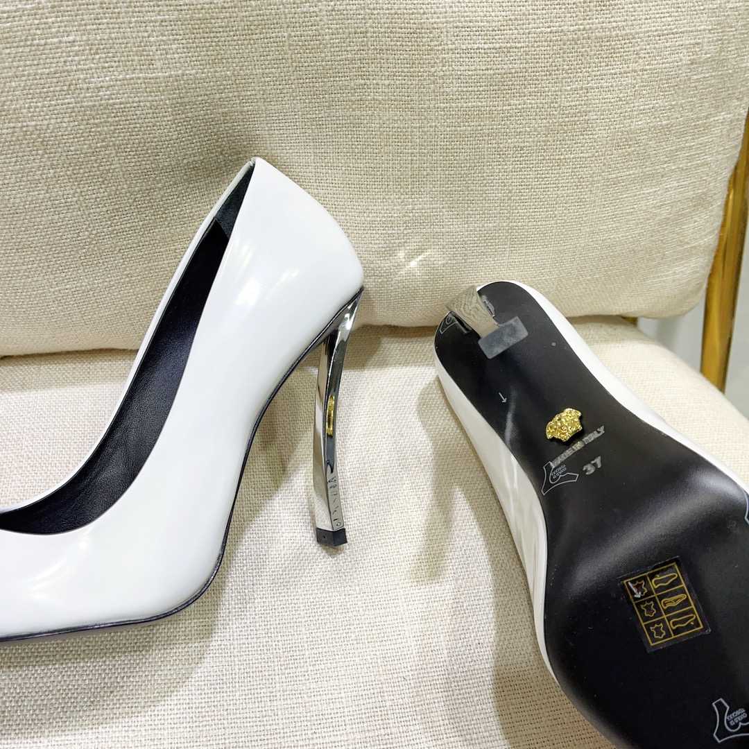 Versace Pin-Point Pumps - DesignerGu