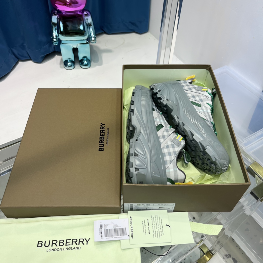 Burberry Arthur Check Sneakers - DesignerGu