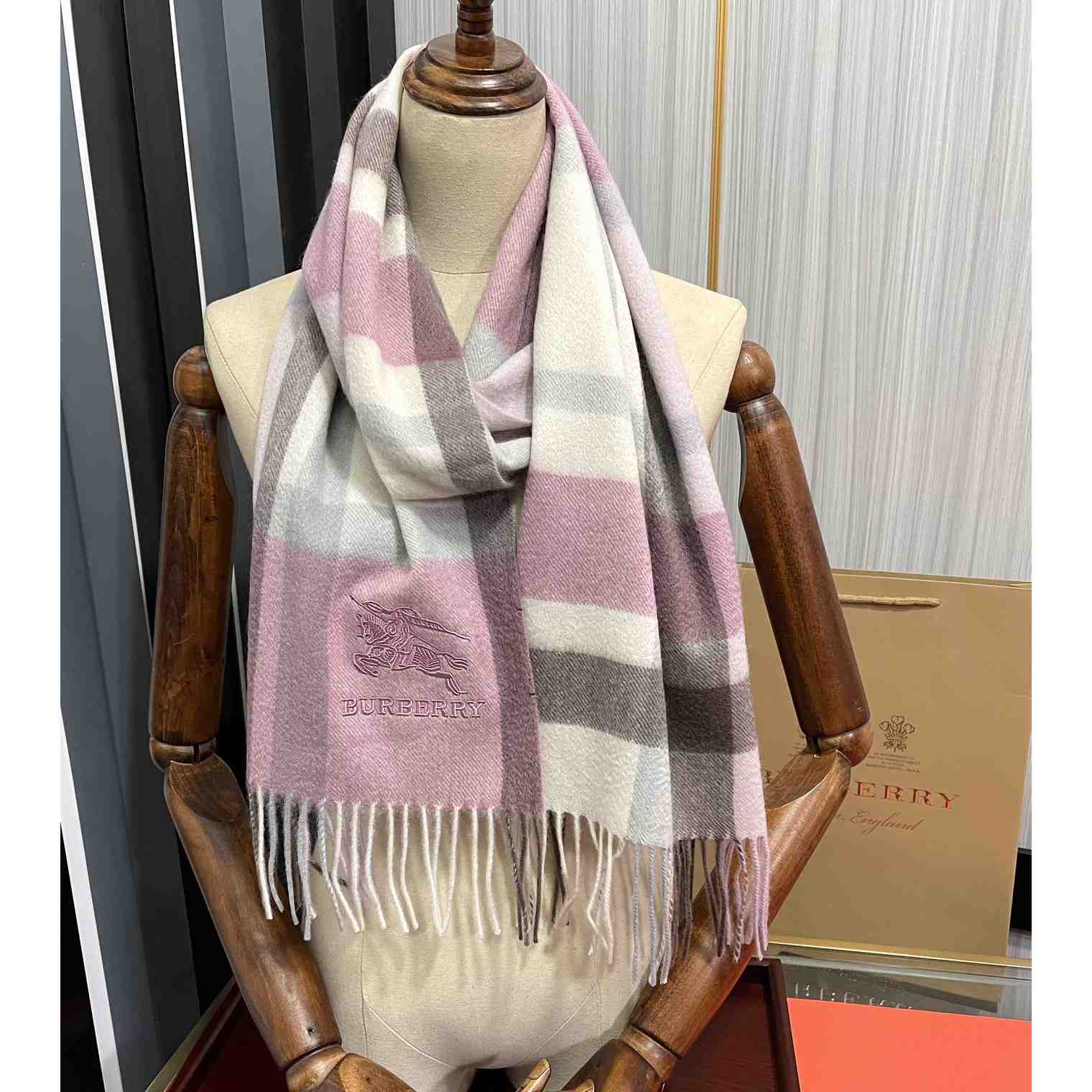 Burberry Wool Scarf - DesignerGu