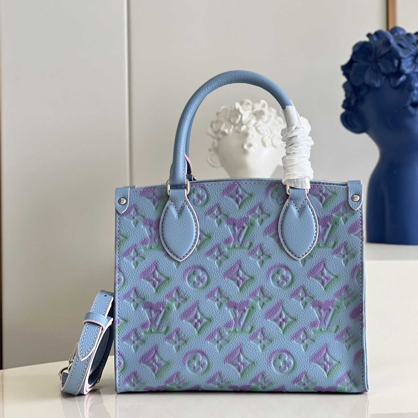 Louis Vuitton OnTheGo PM Tote Bag (25 x 19 x 11.5 cm)   M46067 - DesignerGu