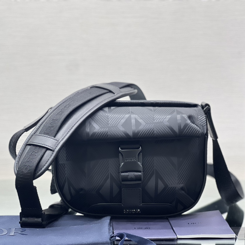 Dior Explorer Pouch With Strap - DesignerGu