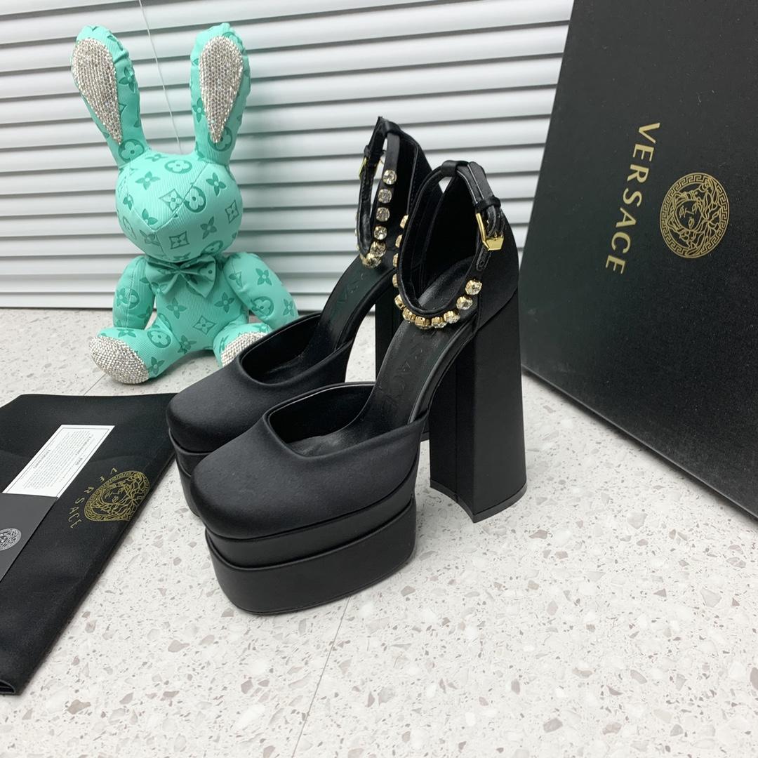 Versace Medusa Aevitas Satin Platform Pumps - DesignerGu