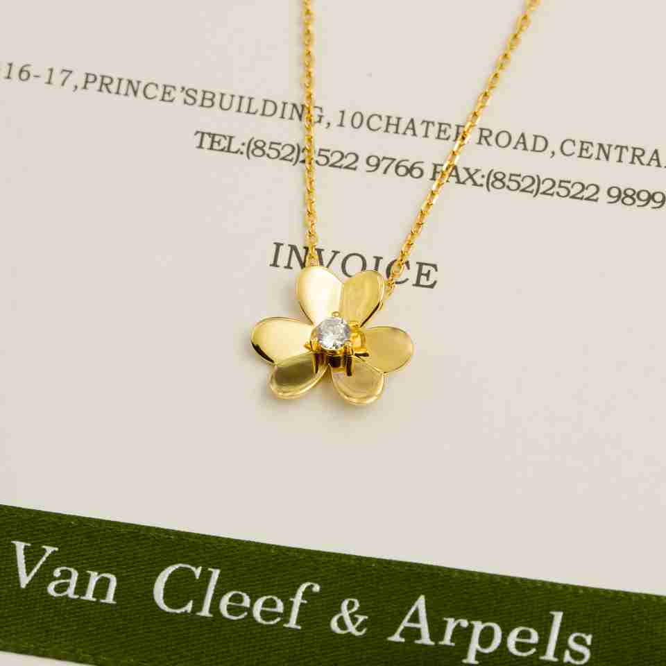 Van Cleef & Arpels Frivole Pendant - DesignerGu