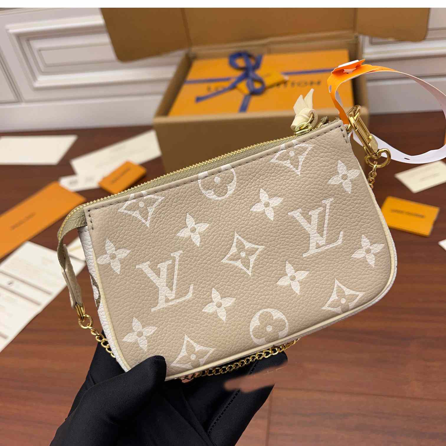 Louis Vuitton Mini Pochette Accessoires(15.5x10.5x4CM)    M81284 - DesignerGu