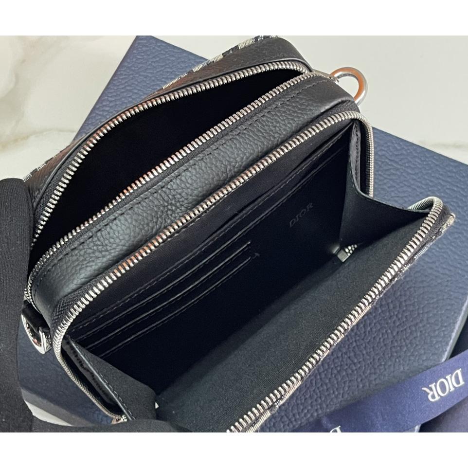 Dior Explorer Pouch With Strap - DesignerGu