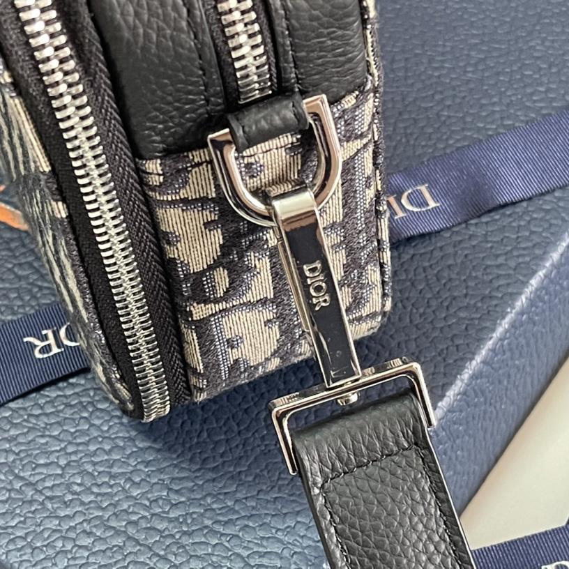 Dior Explorer Pouch With Strap - DesignerGu