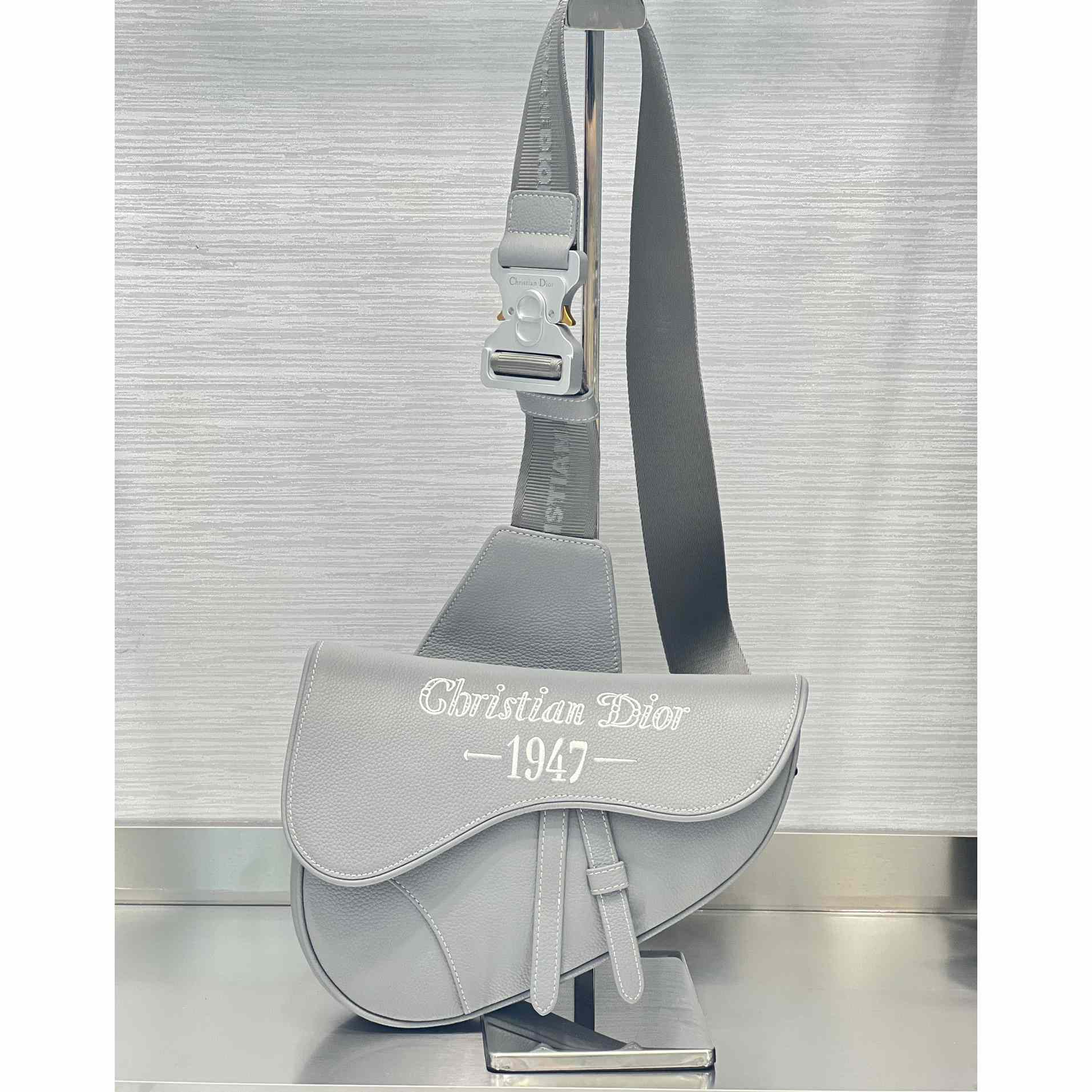 Dior Saddle Bag Dior Gray Grained Calfskin With Christian Dior 1947 Signature (26 x 19 x 4.5CM) - DesignerGu