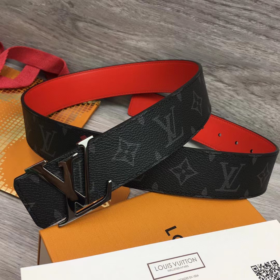 Louis Vuitton LV Initials 40MM Reversible Belt    M0601Q - DesignerGu