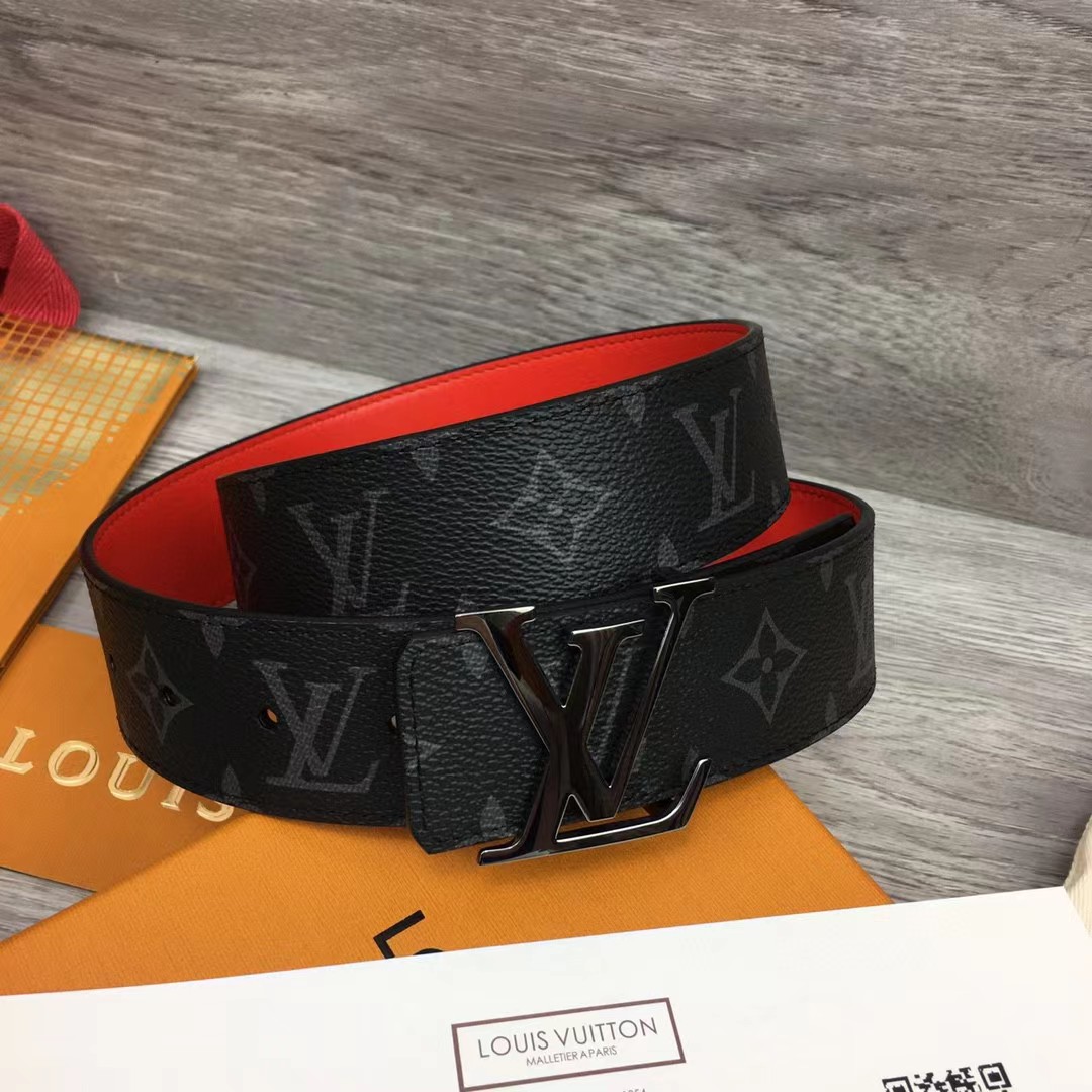 Louis Vuitton LV Initials 40MM Reversible Belt    M0601Q - DesignerGu