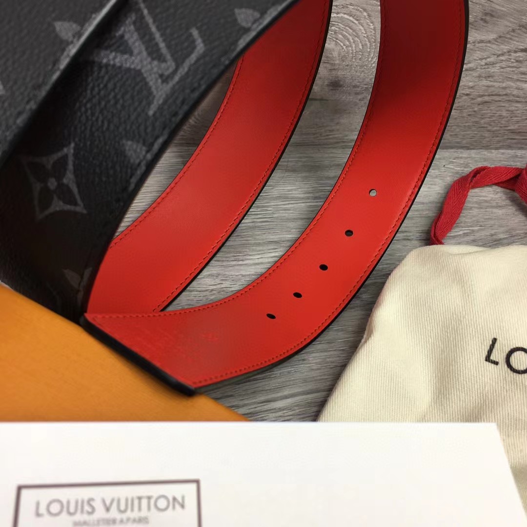 Louis Vuitton LV Initials 40MM Reversible Belt    M0601Q - DesignerGu