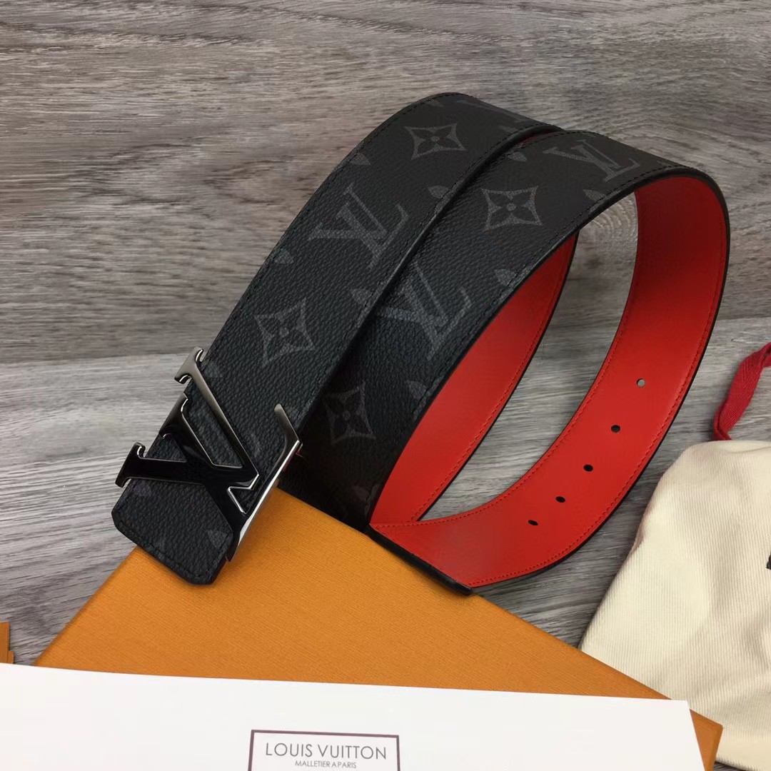 Louis Vuitton LV Initials 40MM Reversible Belt    M0601Q - DesignerGu