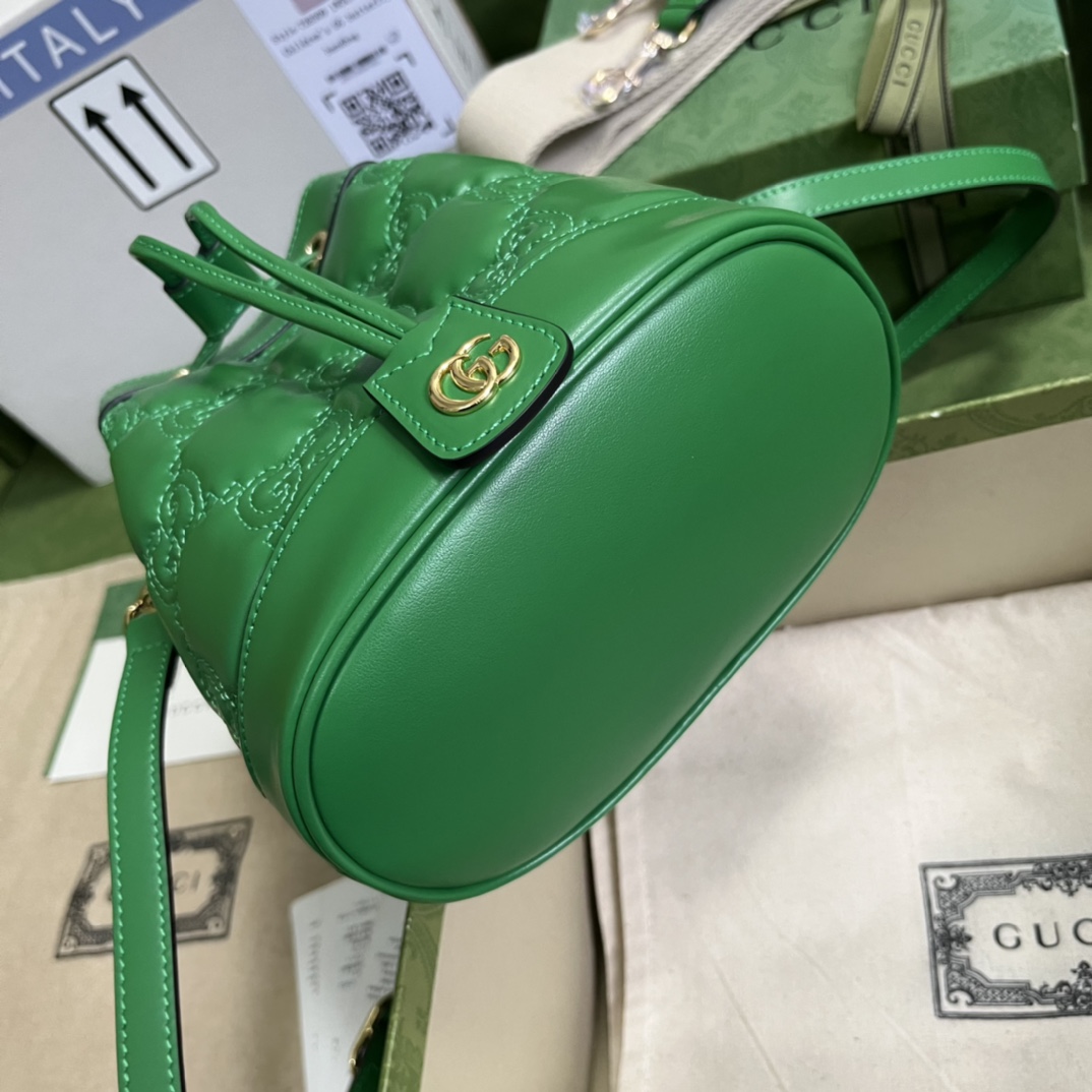 Gucci GG Matelassé Bucket Bag (17*20*10cm) - DesignerGu