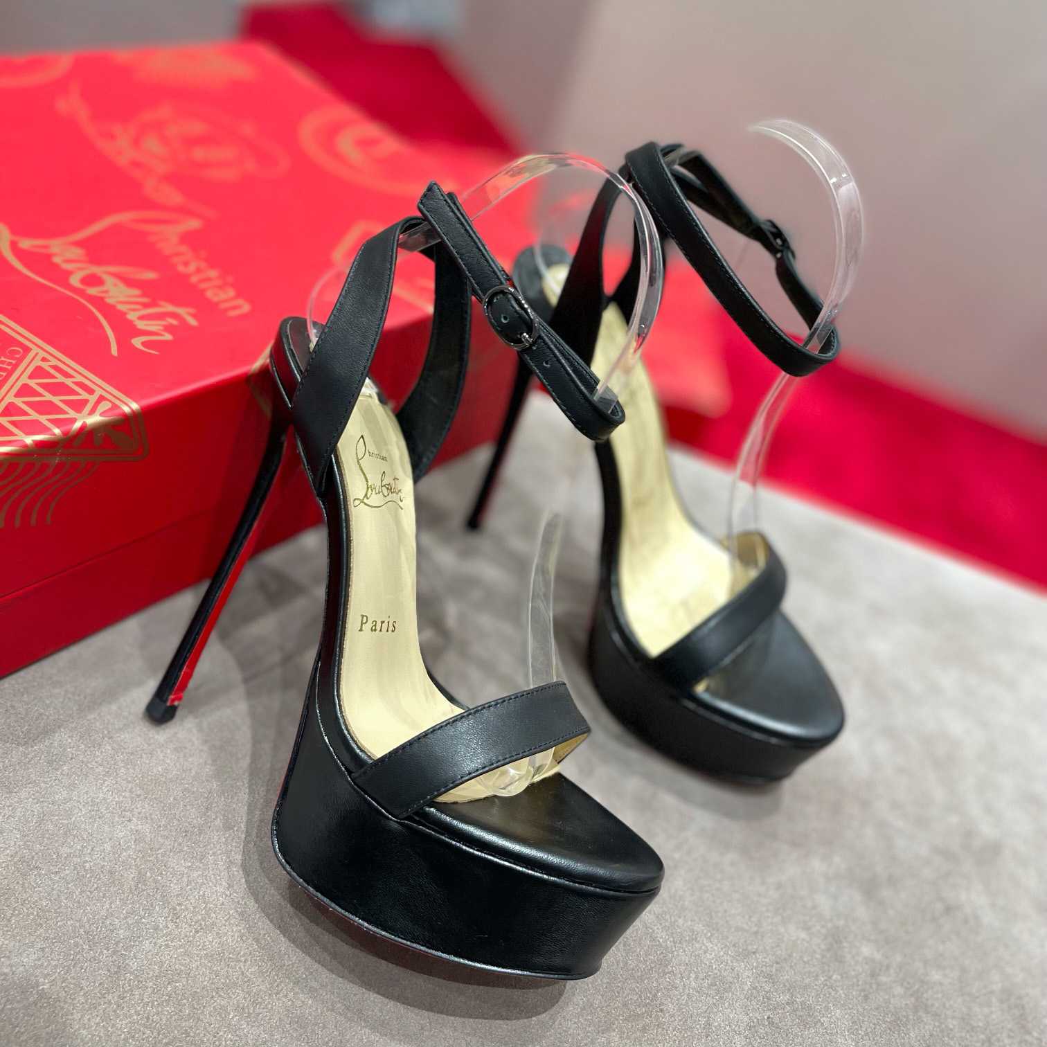 Christian Louboutin Loubi Queen Alta   150mm - DesignerGu