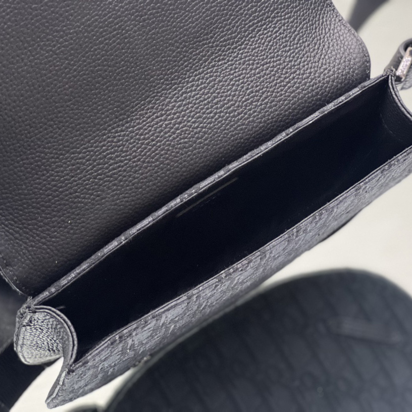 Dior Saddle Pouch - DesignerGu