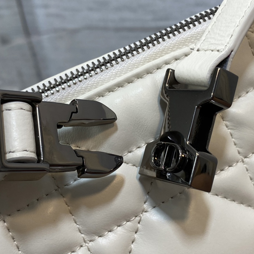 Dior Small Diortravel Nomad Pouch - DesignerGu