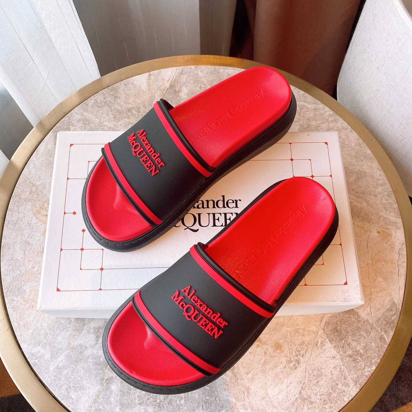 Alexander Mqueen Oversized Hybrid Signature Slide In Black - DesignerGu