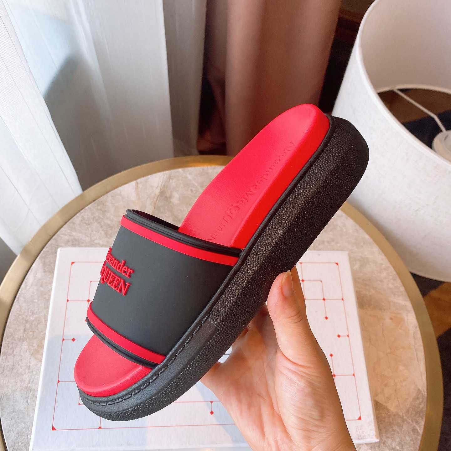 Alexander Mqueen Oversized Hybrid Signature Slide In Black - DesignerGu