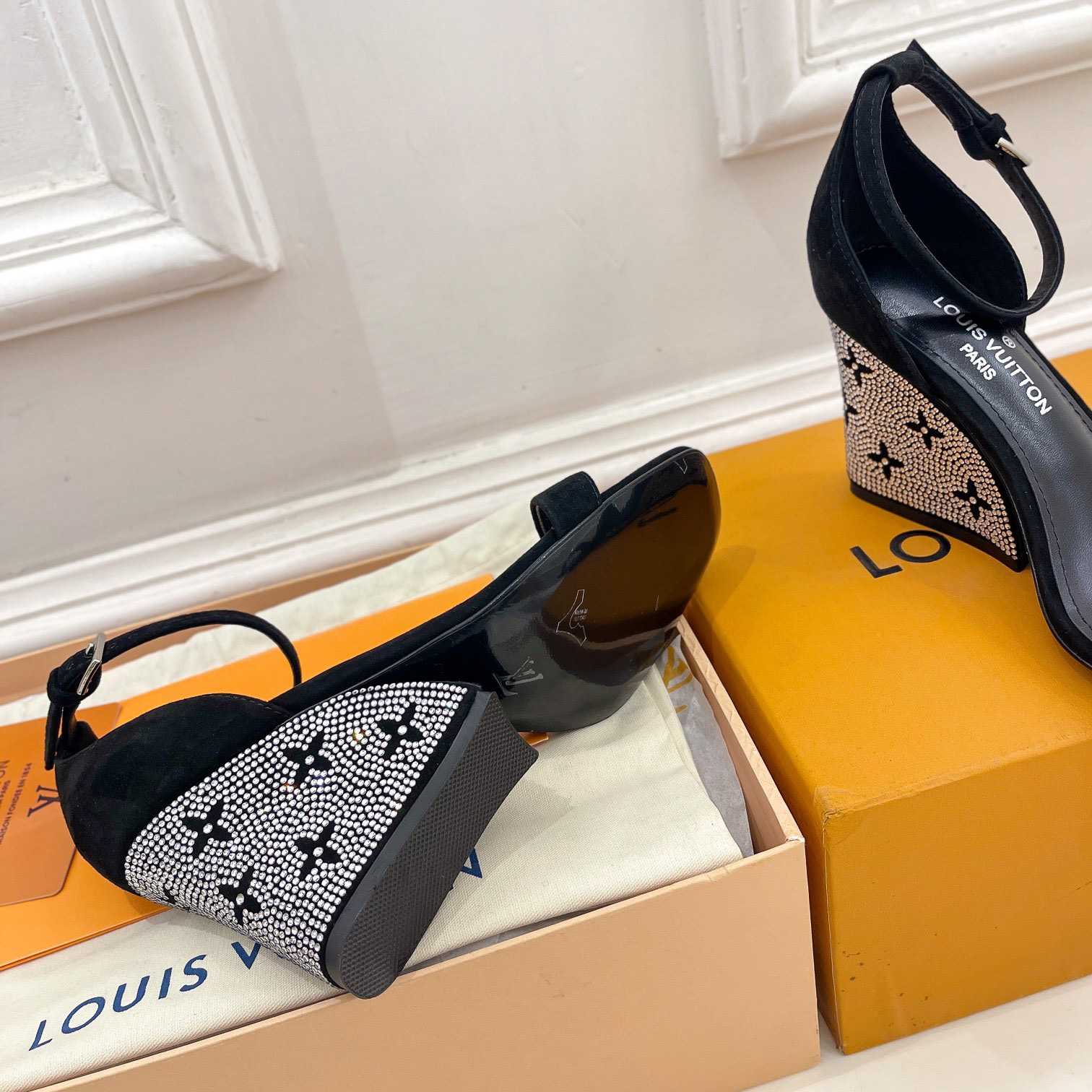 Louis Vuitton Appeal Wedge Sandal       1AACNU - DesignerGu