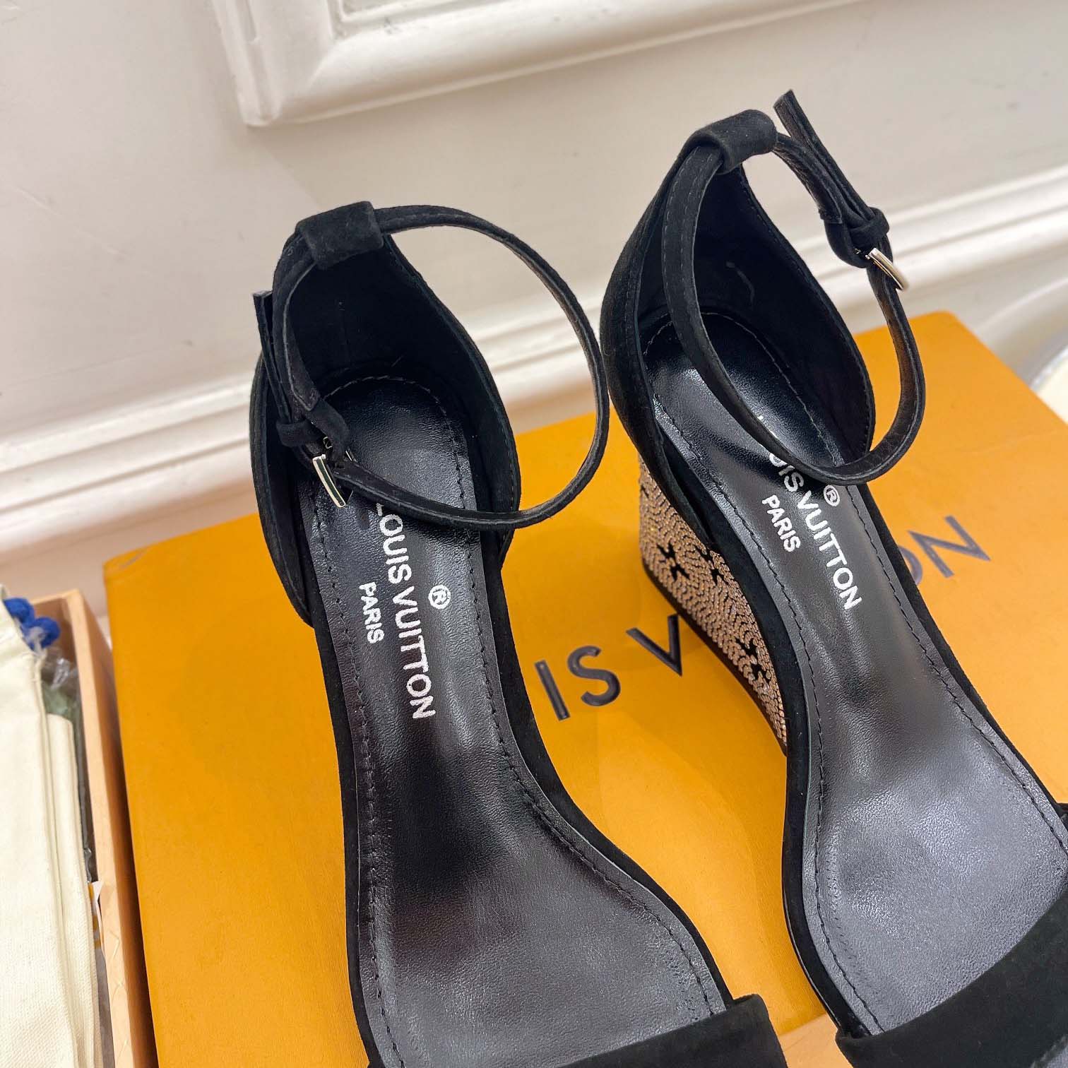 Louis Vuitton Appeal Wedge Sandal       1AACNU - DesignerGu