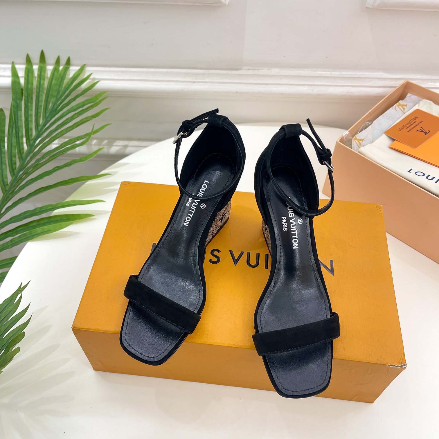 Louis Vuitton Appeal Wedge Sandal       1AACNU - DesignerGu