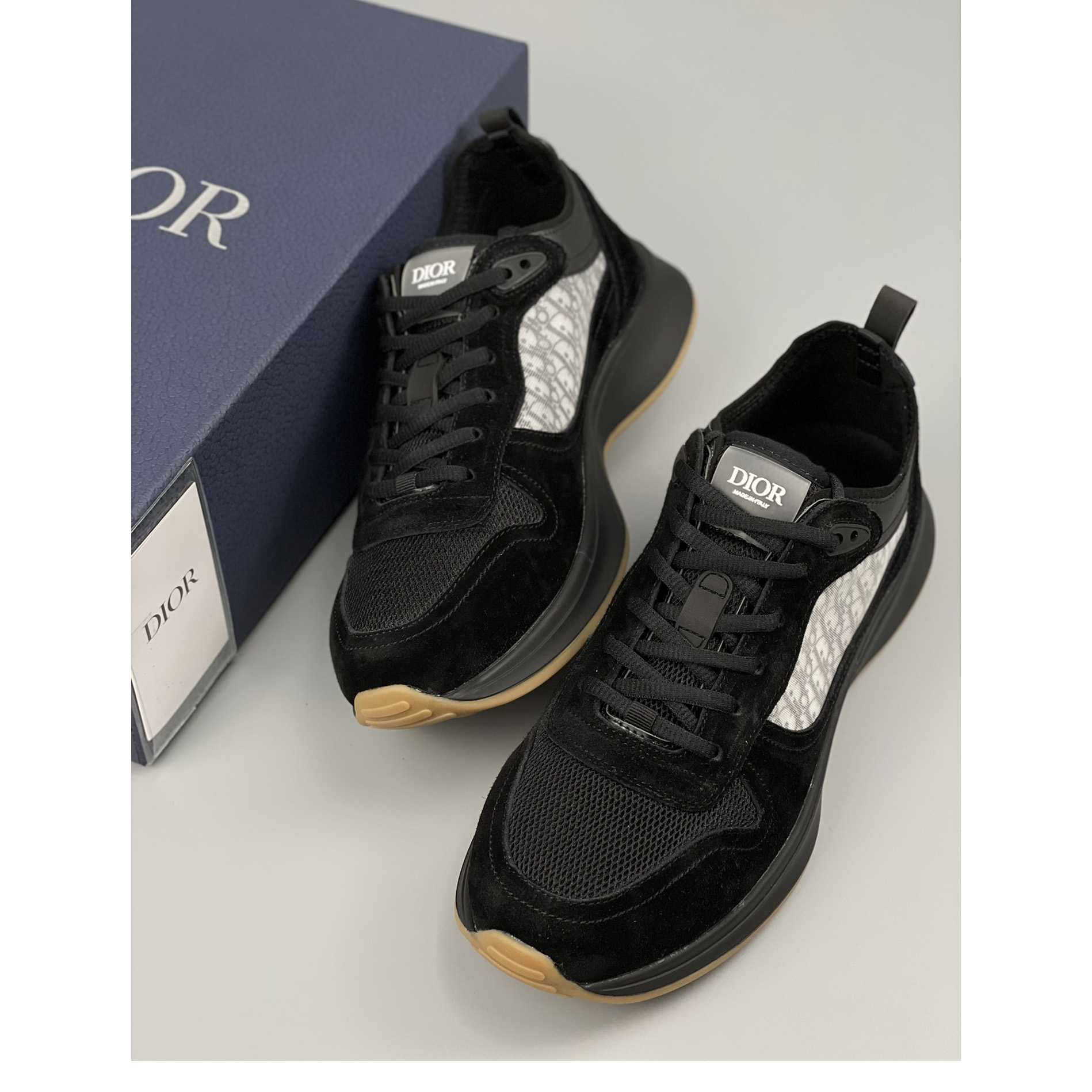 Dior B25 Runner Sneaker - DesignerGu