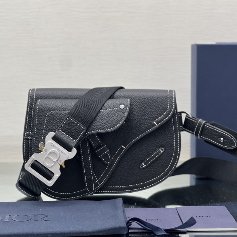 Dior Saddle Pouch - DesignerGu