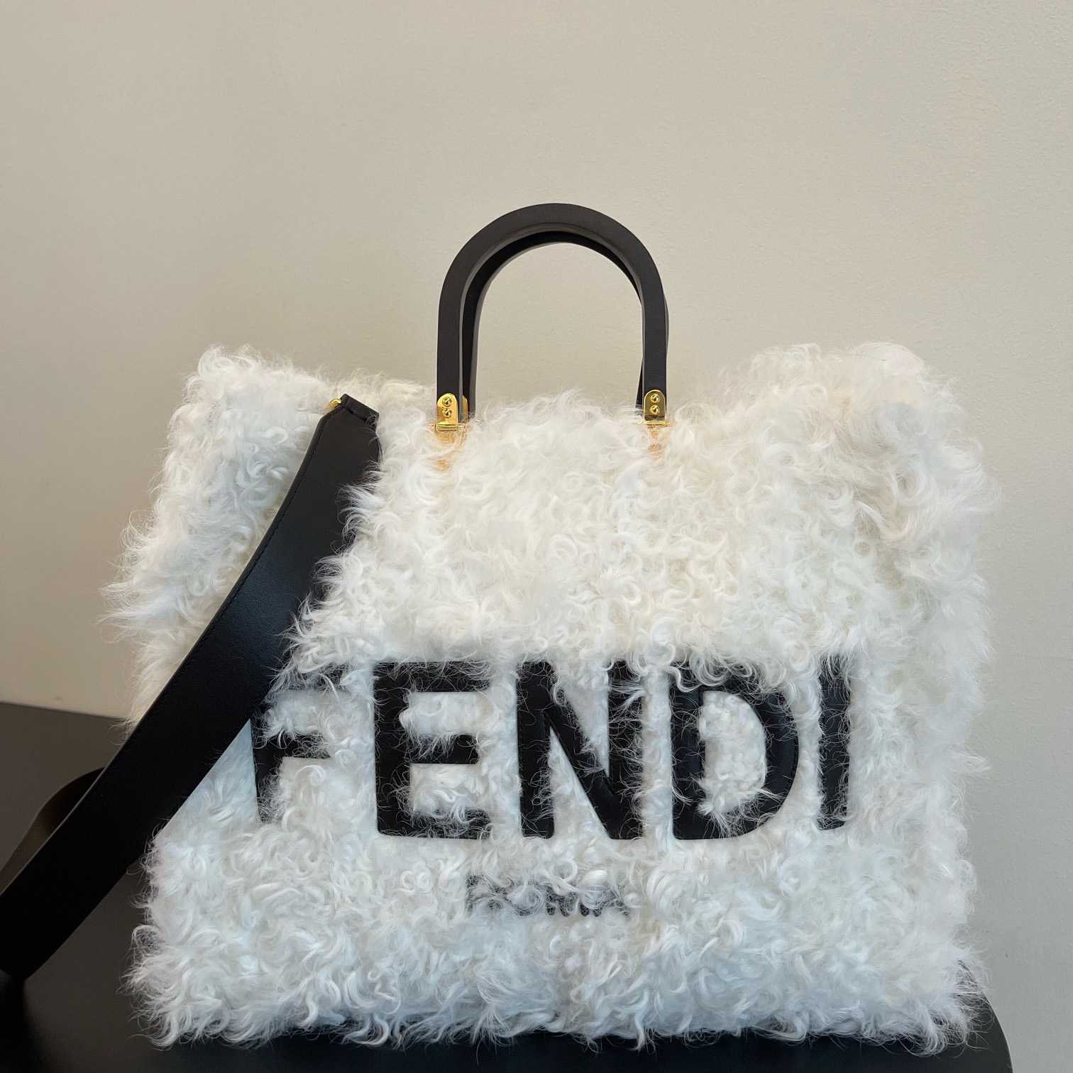 Fendi Sunshine White Mohair Shopper (35-17-31cmcm)   - DesignerGu