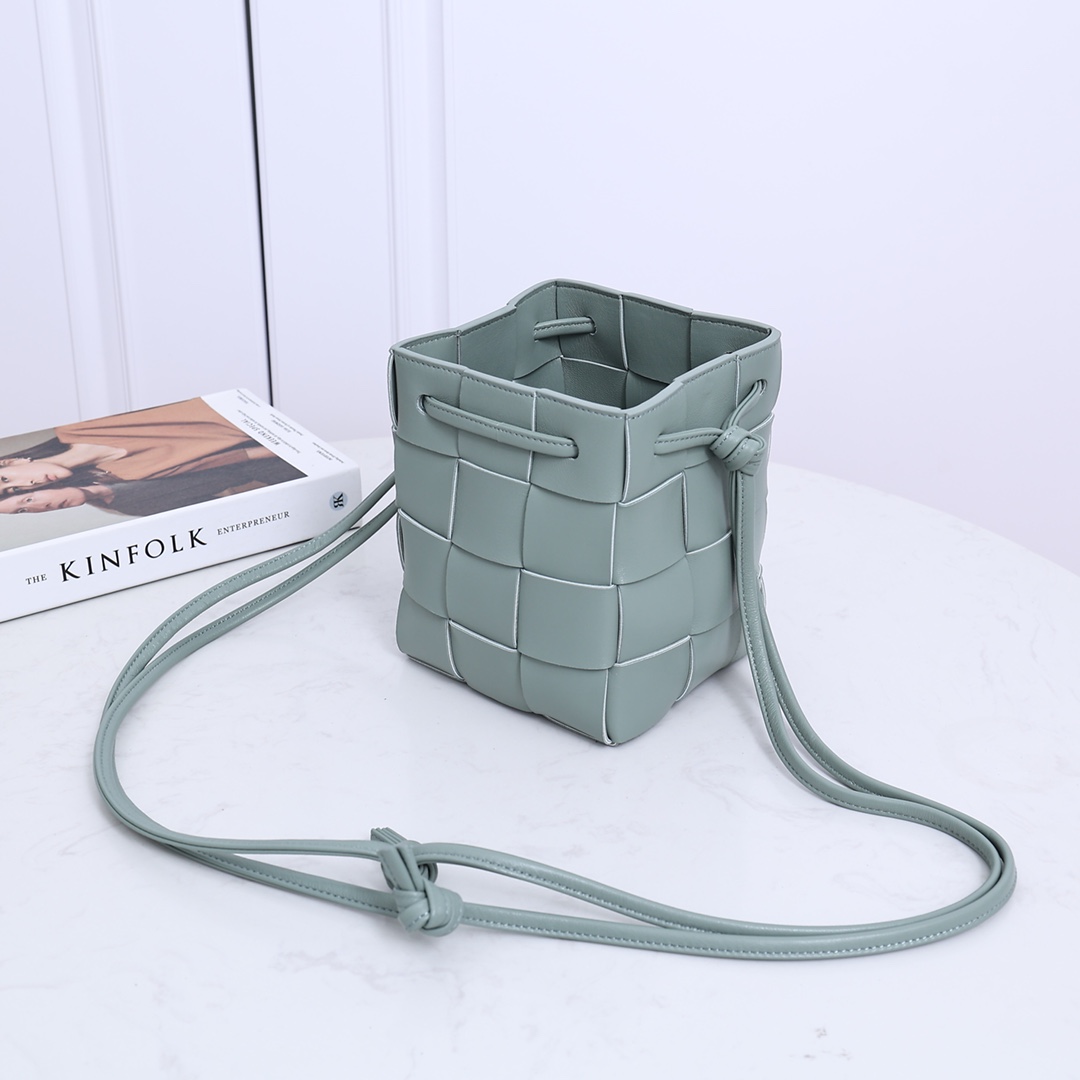 Bottega Veneta Small Cassette Bucket Bag - DesignerGu