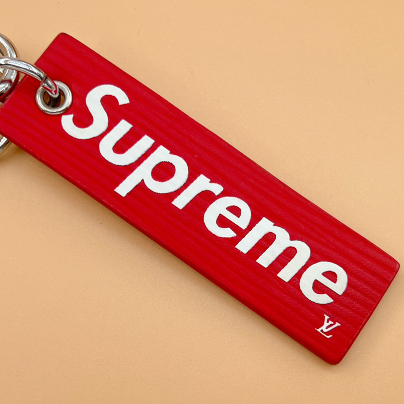 Louis Vuitton x Supreme Epi Keychain     M68292  - DesignerGu