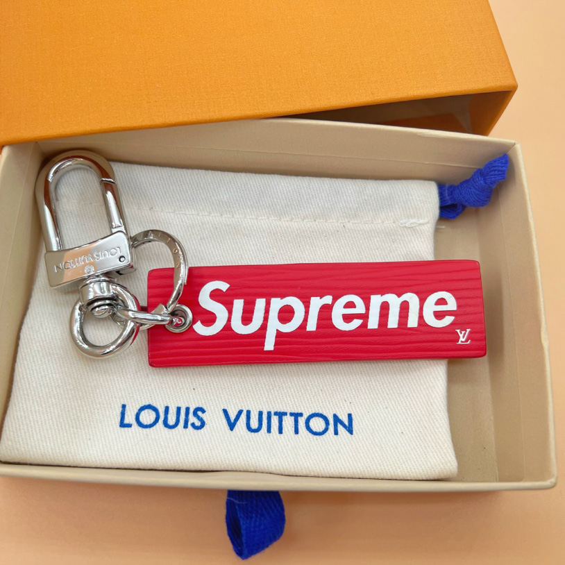 Louis Vuitton x Supreme Epi Keychain     M68292  - DesignerGu