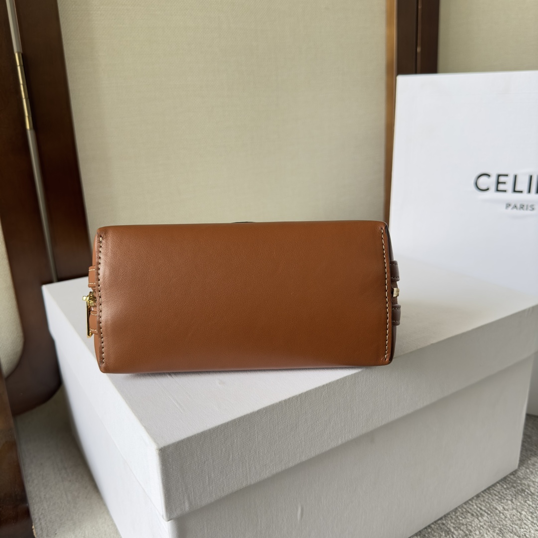 Celine Clutch On Chain Cuir Triomphe In Smooth Calfskin Tan - DesignerGu