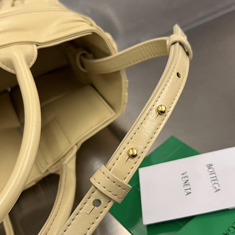 Bottega Veneta Mini Arco Tote Bag - DesignerGu