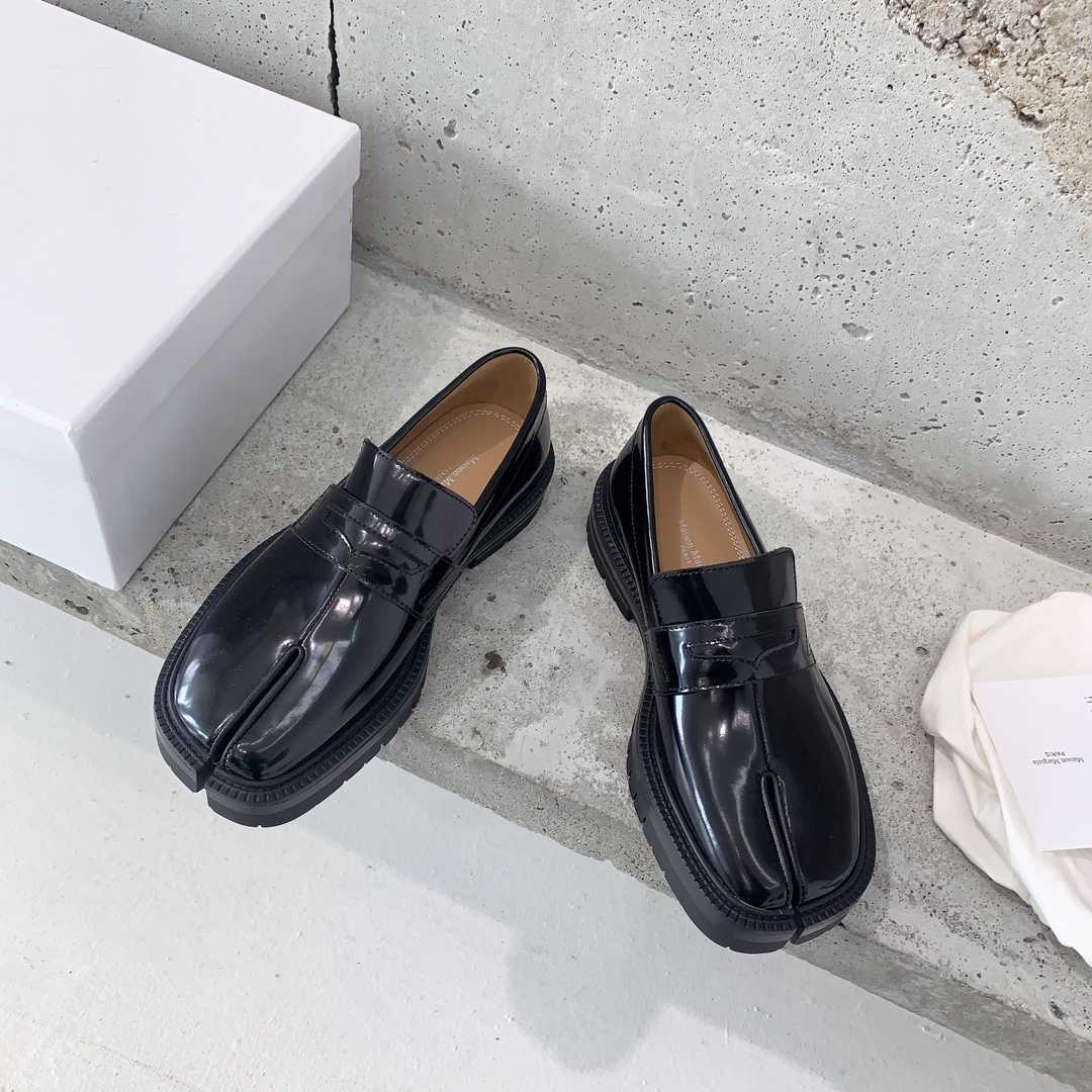 Maison Margiela Tabi Loafers - DesignerGu