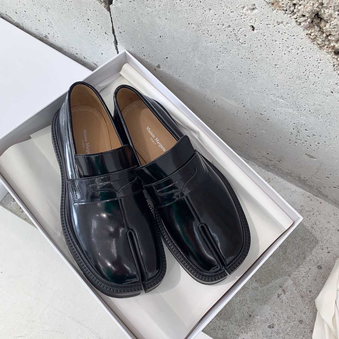 Maison Margiela Tabi Loafers - DesignerGu