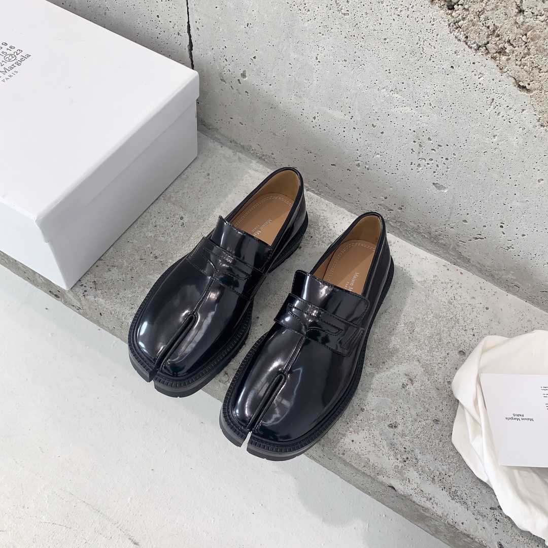 Maison Margiela Tabi Loafers - DesignerGu