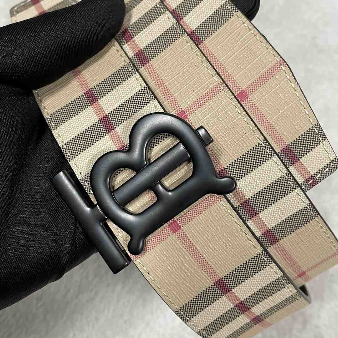 Burberry Check And Leather Reversible TB Belt - DesignerGu