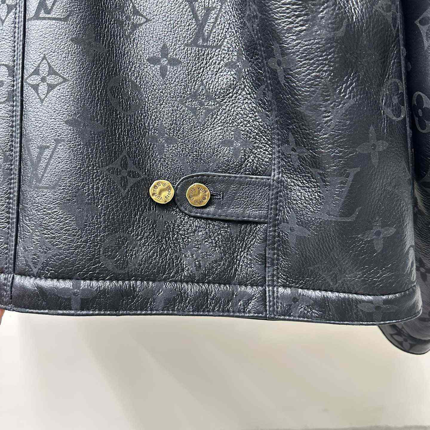 Louis Vuitton Shearling Embossed Monogram Jacket   1AAU29 - DesignerGu