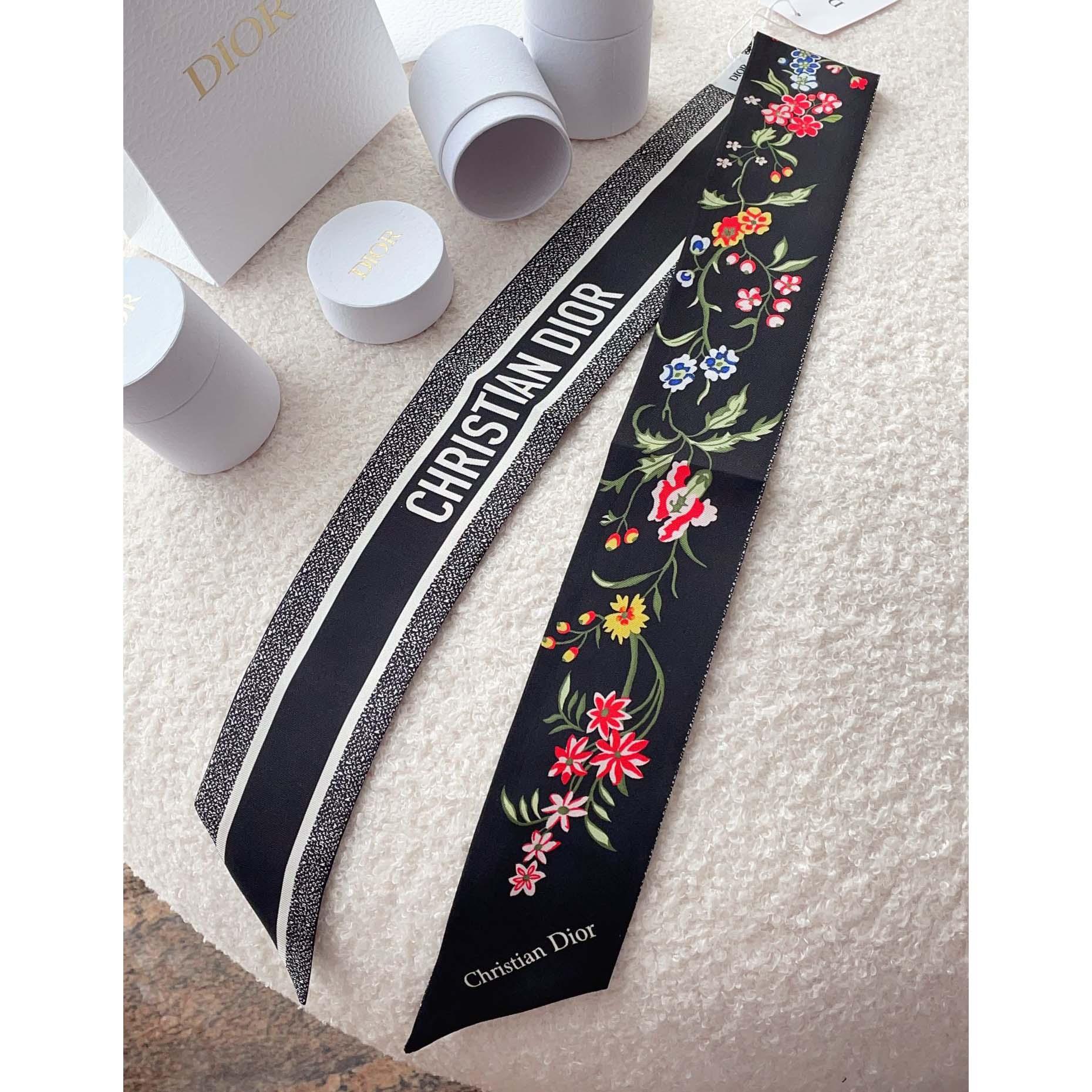 Dior Petites Fleurs Mitzah Scarf - DesignerGu