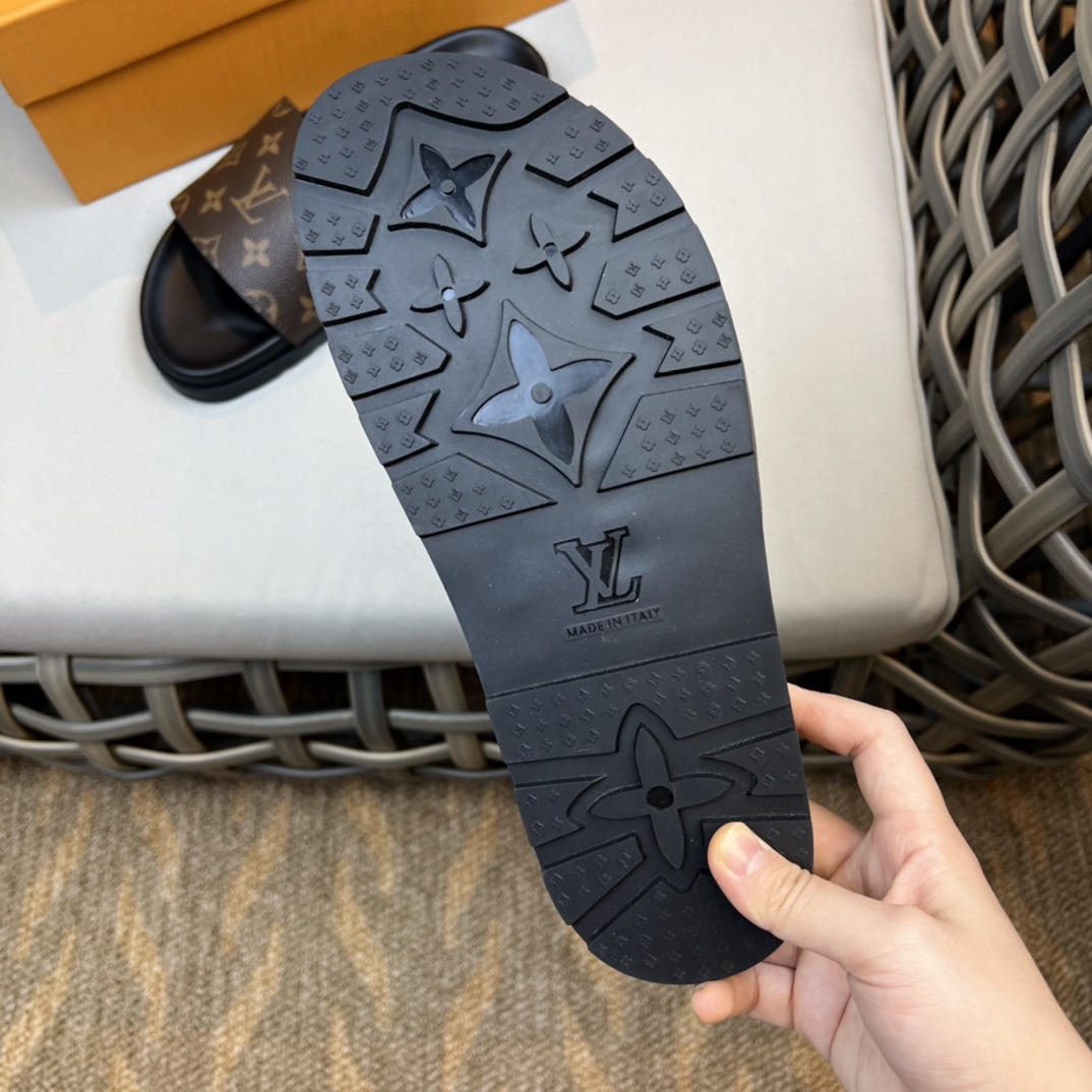 Louis Vuitton Monogram Sandals - DesignerGu