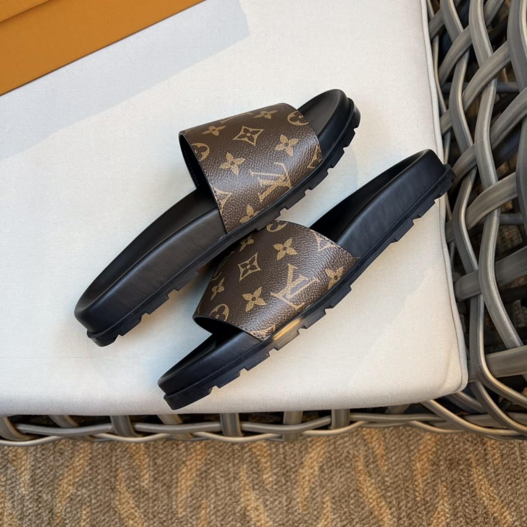 Louis Vuitton Monogram Sandals - DesignerGu