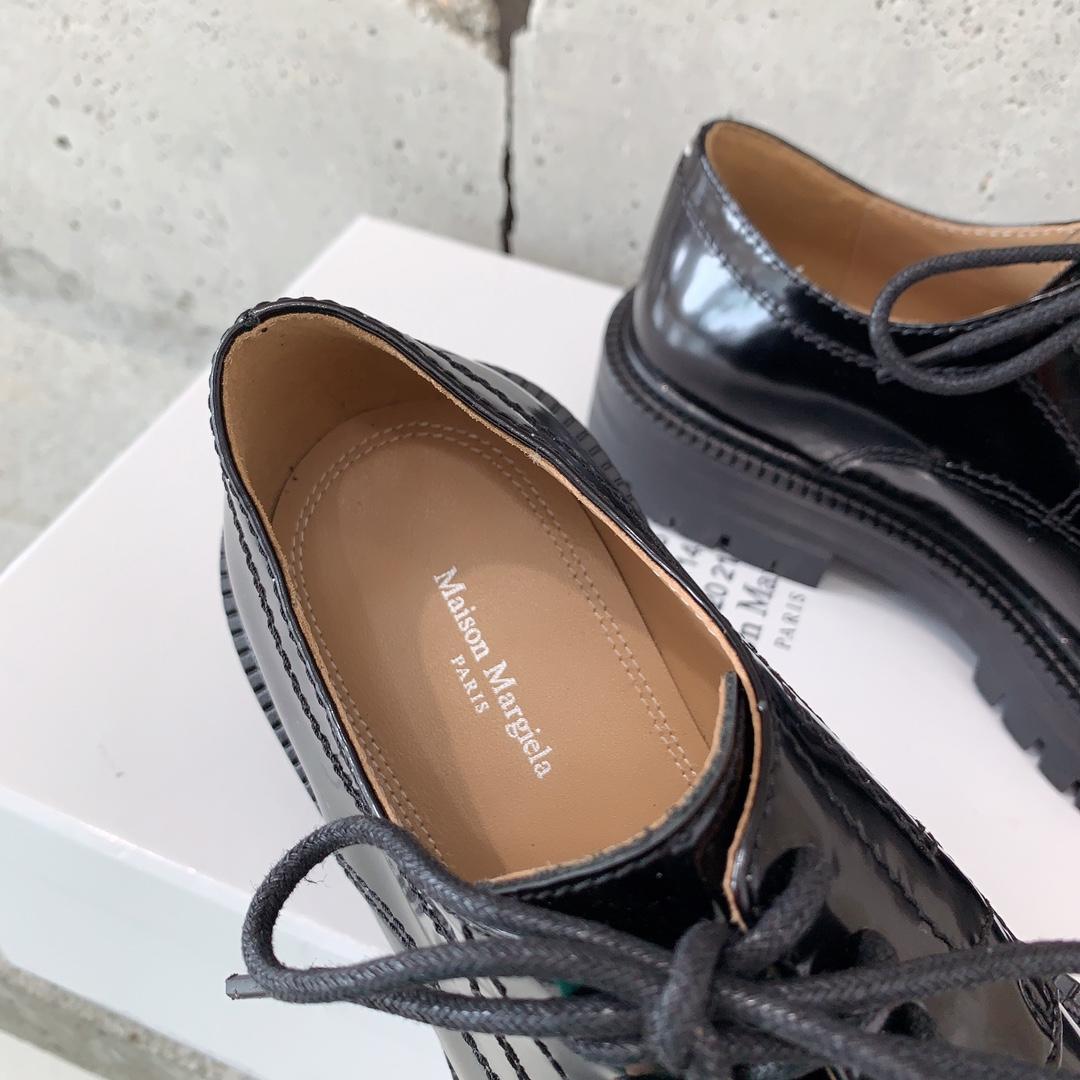 Maison Margiela Tabi Lace-Ups Loafers - DesignerGu