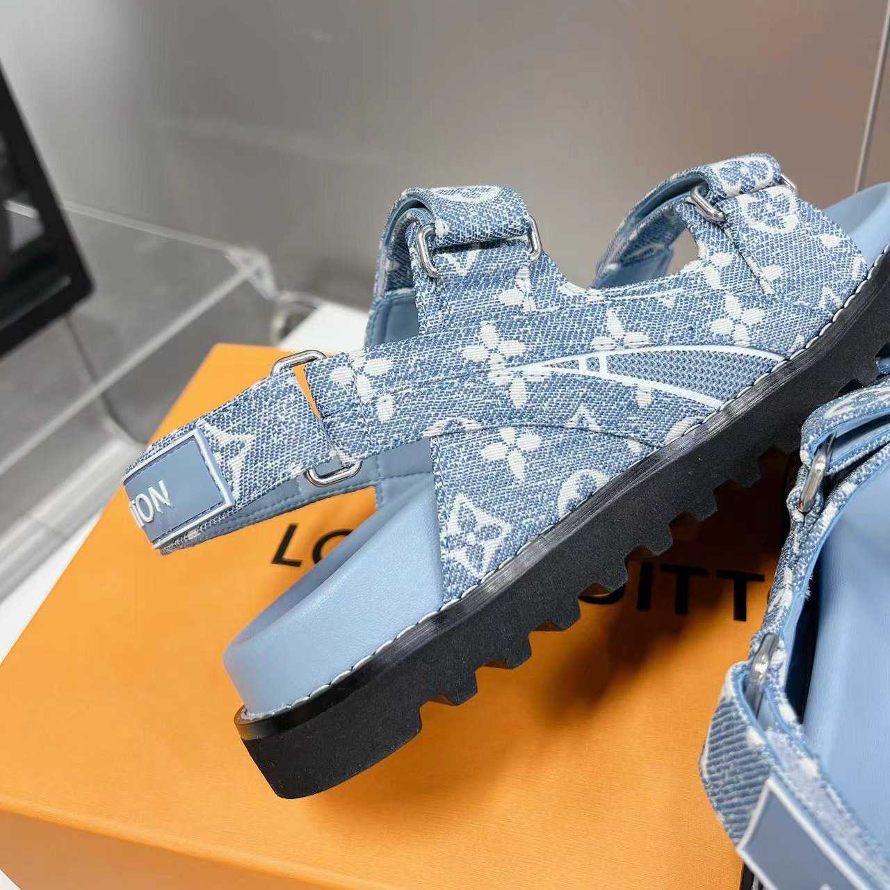 Louis Vuitton Paseo Flat Comfort Sandal    1AB0T8 - DesignerGu