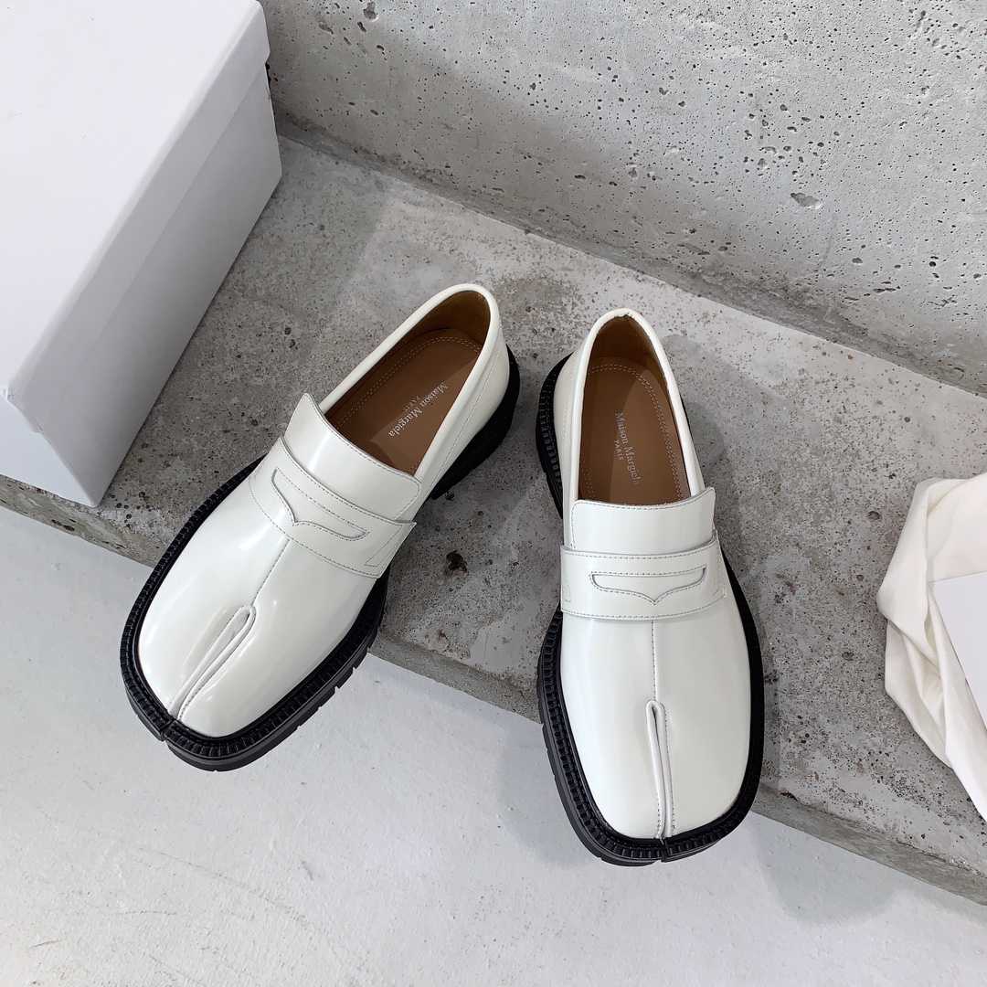 Maison Margiela Tabi Loafers - DesignerGu