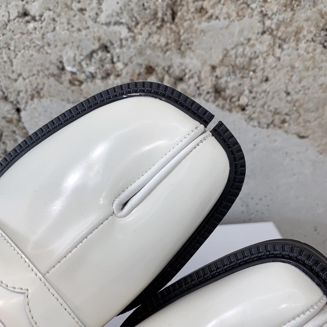 Maison Margiela Tabi Loafers - DesignerGu