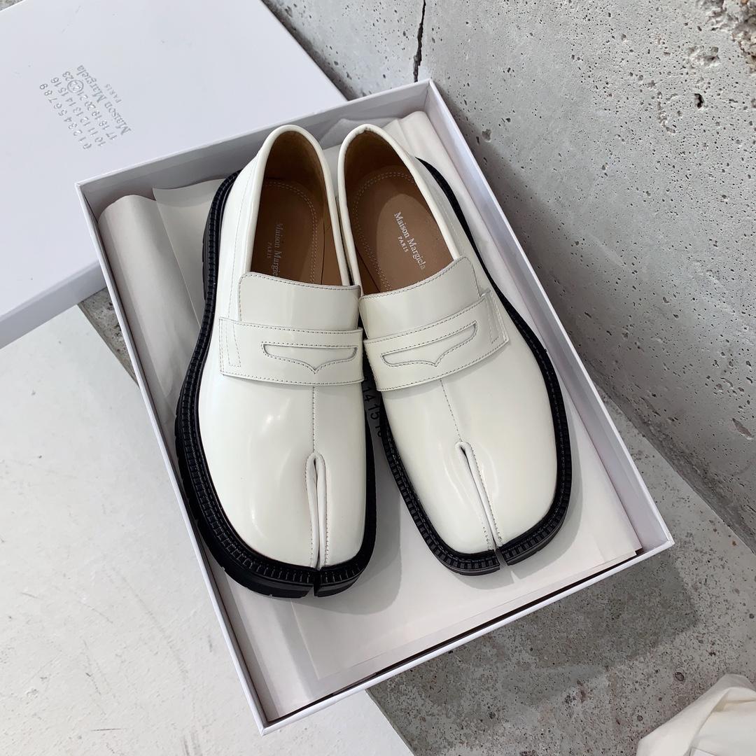 Maison Margiela Tabi Loafers - DesignerGu